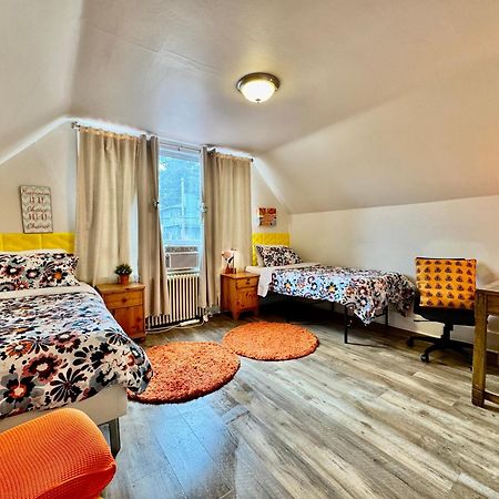 Private Room With Two Twin Beds Air Conditioning And Shared Bathrooms Located Near Seatac Airport And Downtown Seattle Exterior photo