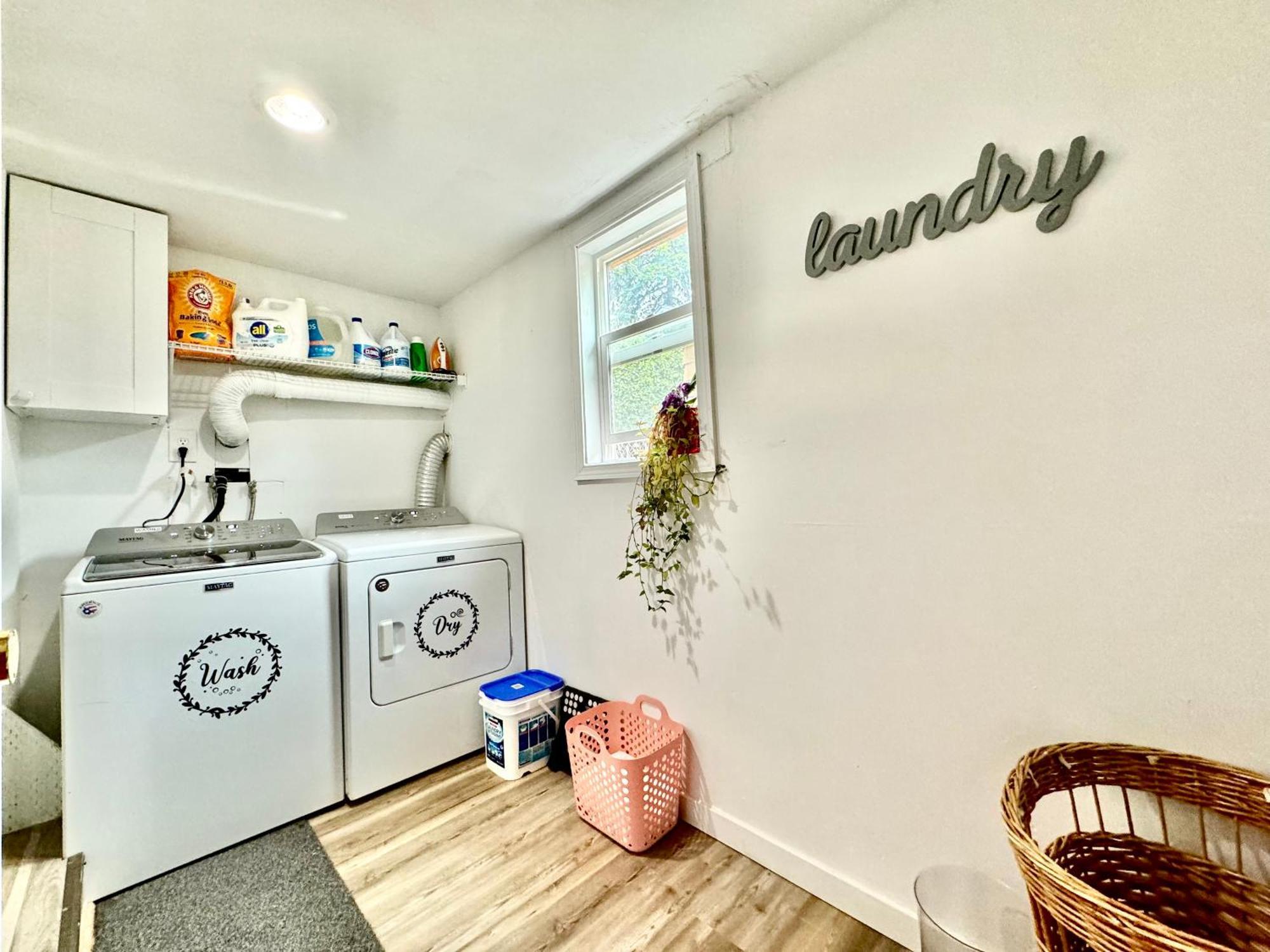 Private Room With Two Twin Beds Air Conditioning And Shared Bathrooms Located Near Seatac Airport And Downtown Seattle Exterior photo