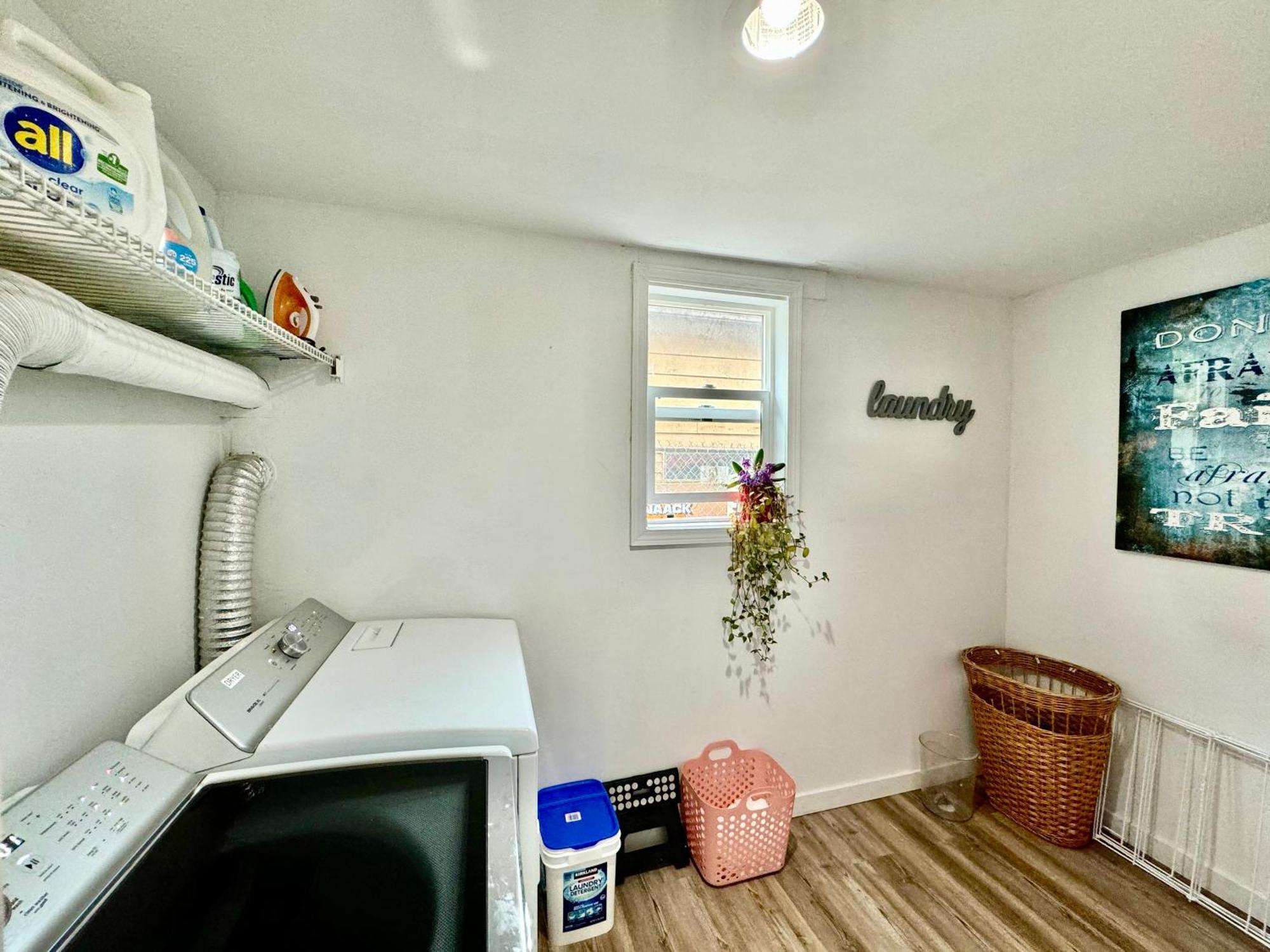 Private Room With Two Twin Beds Air Conditioning And Shared Bathrooms Located Near Seatac Airport And Downtown Seattle Exterior photo